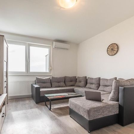 Cosy Apartment Hugo Osijek Luaran gambar