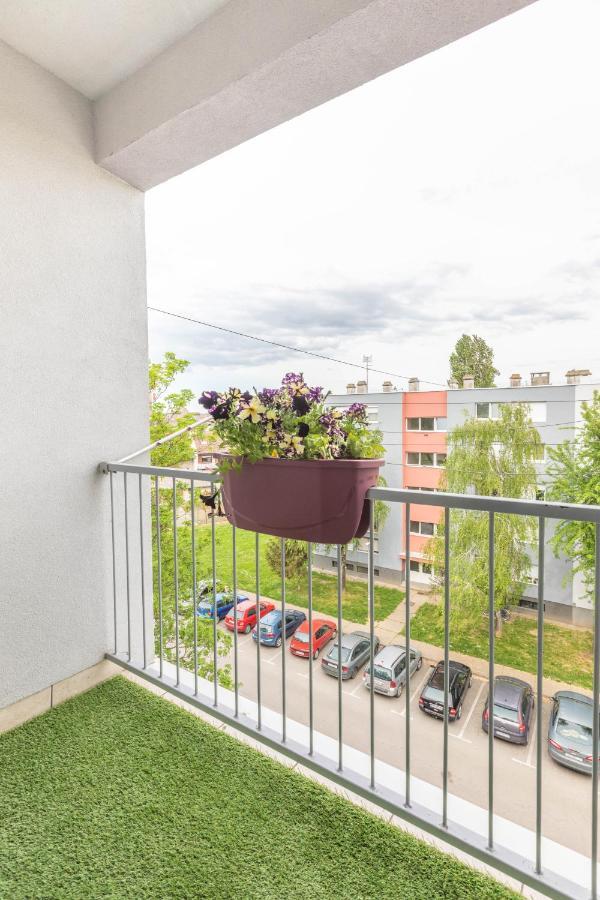 Cosy Apartment Hugo Osijek Luaran gambar